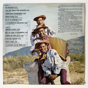 Trio Nordestino — Dia De Festejo (LP Vinyl Record, used)
